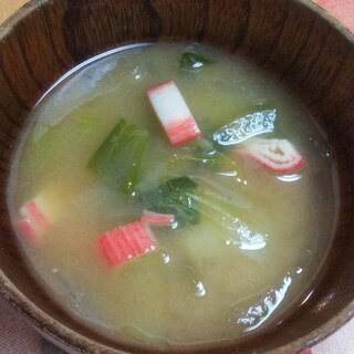 旨み染み出る☆カニカマと玉ねぎの味噌汁